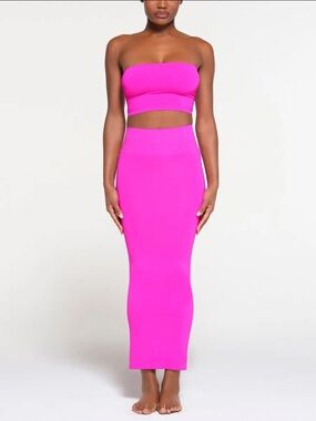 SKIMS Soft Smoothing Seamless Long Tube Skirt fuchsia hot pink size large